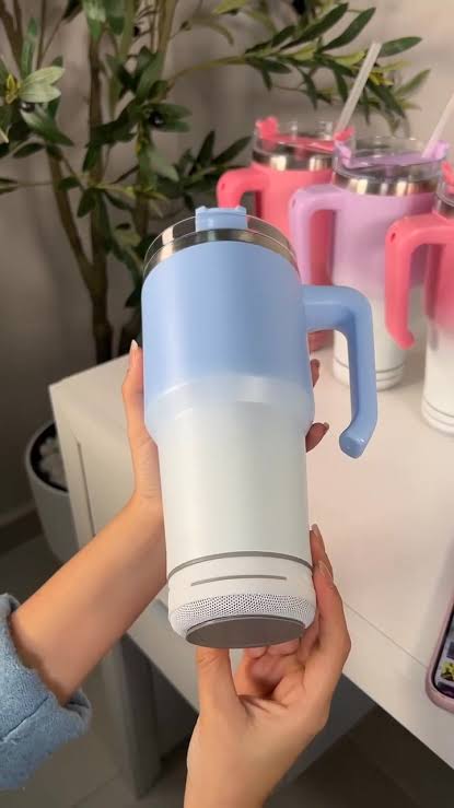 : VASO TERMICO CON AGARRE Y BOCINA (25 UND X CAJA)
