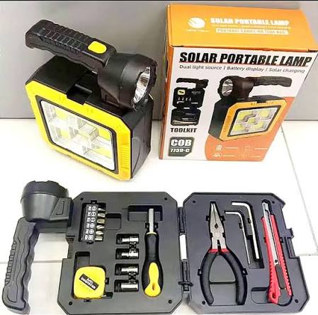 *NOVEDOSO* Lampara linterna solar led portátil + Kit de herramientas